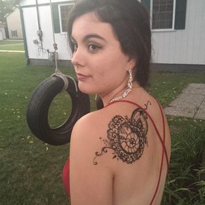 Meet your Posher, Caitlin